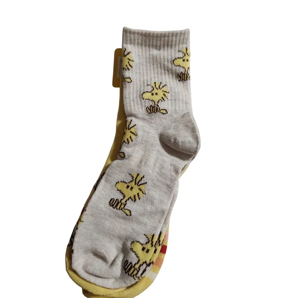 Peanuts Snoopy & Woodstock Socks 2-Pair‎ Pack Mid-Crew Shoe Size 4-10 NWT